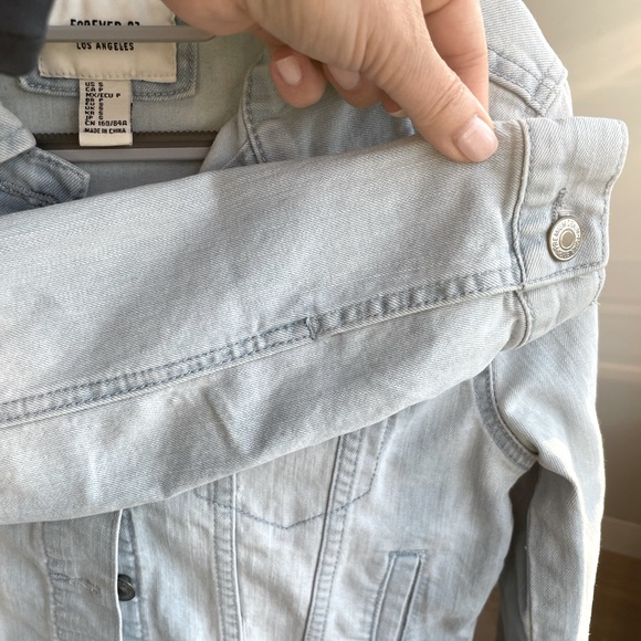 Forever 21 cropped denim jacket size S - Picture 8 of 8